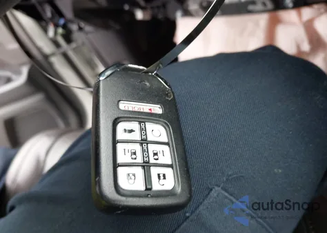 2019 Honda Odyssey Elite z USA, uszkodzony, nr VIN 5FNRL6H91KB067358